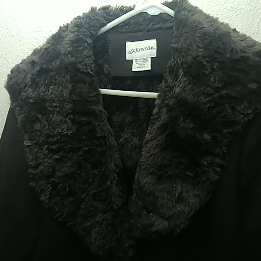 Coat - Picture 2 of 8